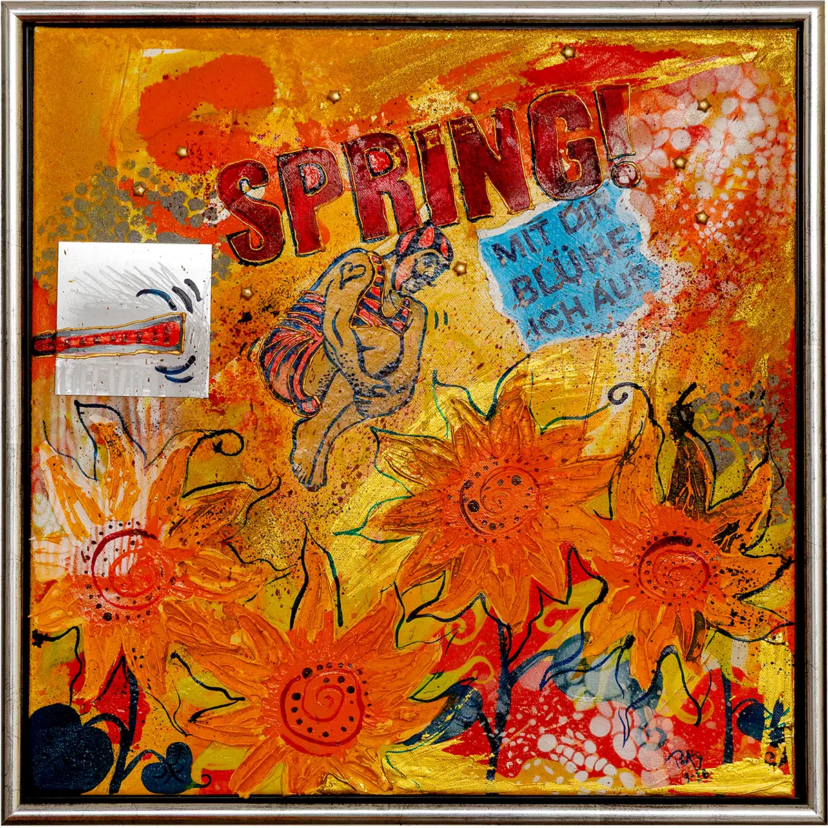 Farbenfrohes Mixed-Media-Kunstwerk „Spring!“ von Petty Heisler in leuchtendem Gelb, Orange, Rot und Gold. Große orangefarbene Blüten, eine gezeichnete Figur und verspielte Muster umgeben den Schriftzug „SPRING! Mit dir blüh ich auf“.